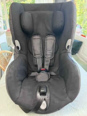 Maxi Cosi Axxis Draaibare Autostoel gordel bevestiging