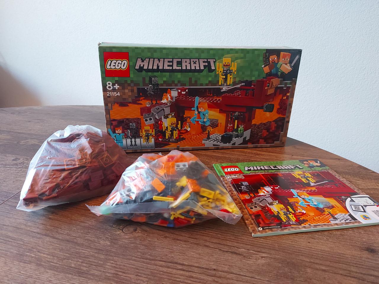 Lego 21154 The Blaze Bridge compleet in doos met boekje