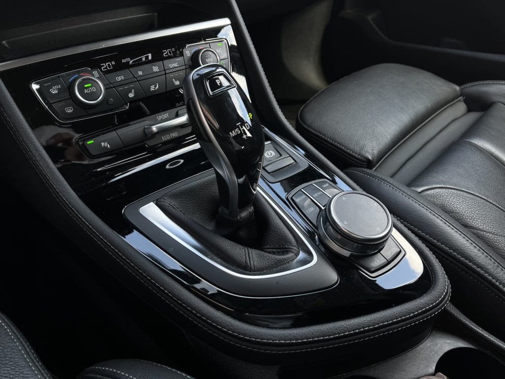 BMW 2-serie active tourer 220i high executive | head-up | navi | camera | l