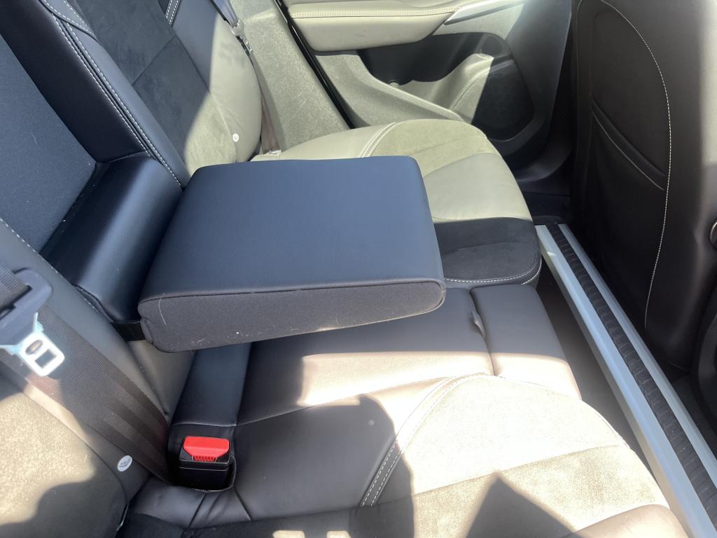 Volvo V40 1.5 t3 polar+ r-design sport pano navi trekhaak automaat