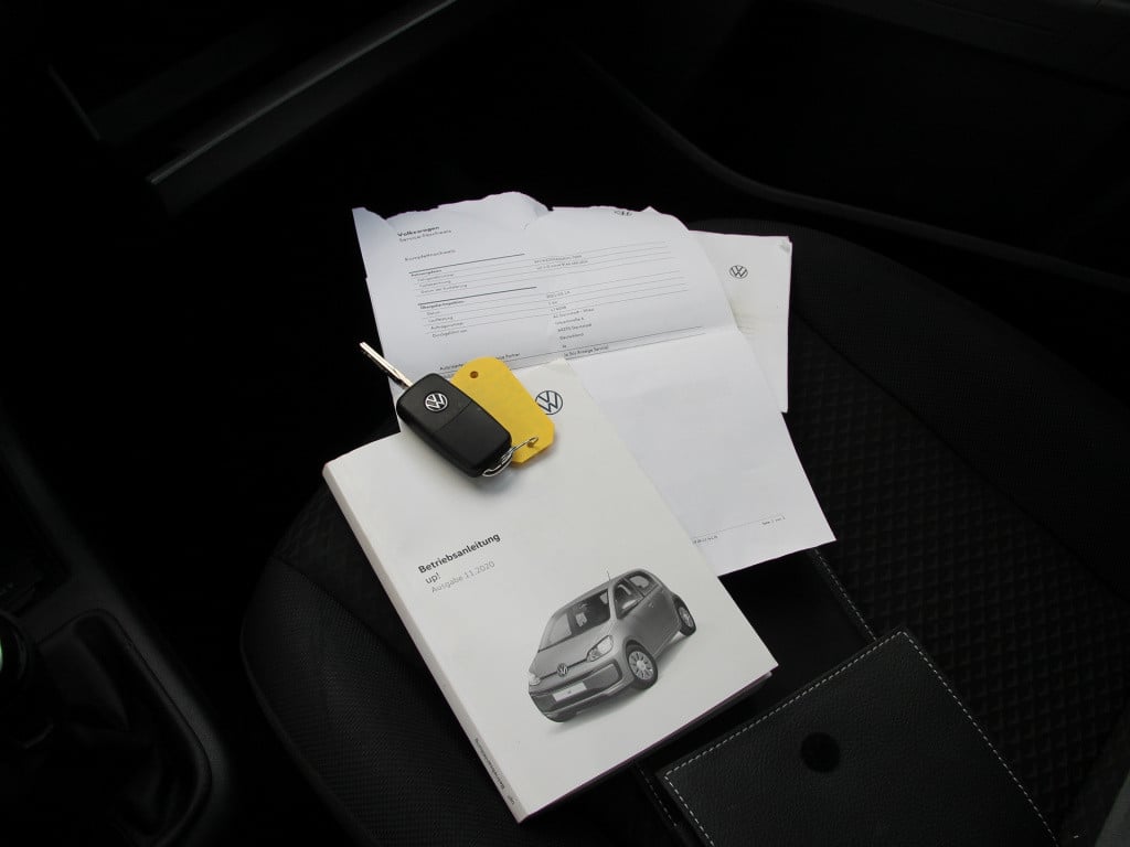 Volkswagen UP! 1.0 65pk 5drs. united | black edition