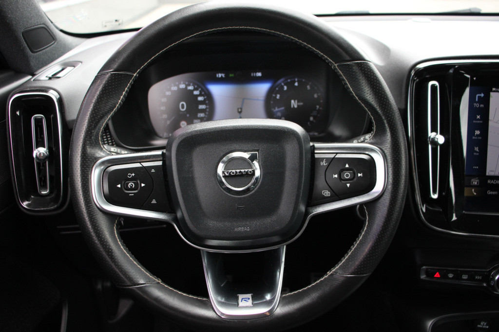 Volvo XC40 1.5 t3 r-design | elec. trekhaak | camera | half leder