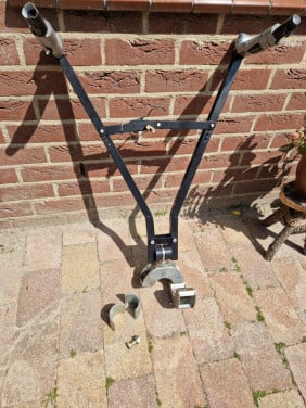 Fietsendrager voor op de trekhaak of op de ronde dissel