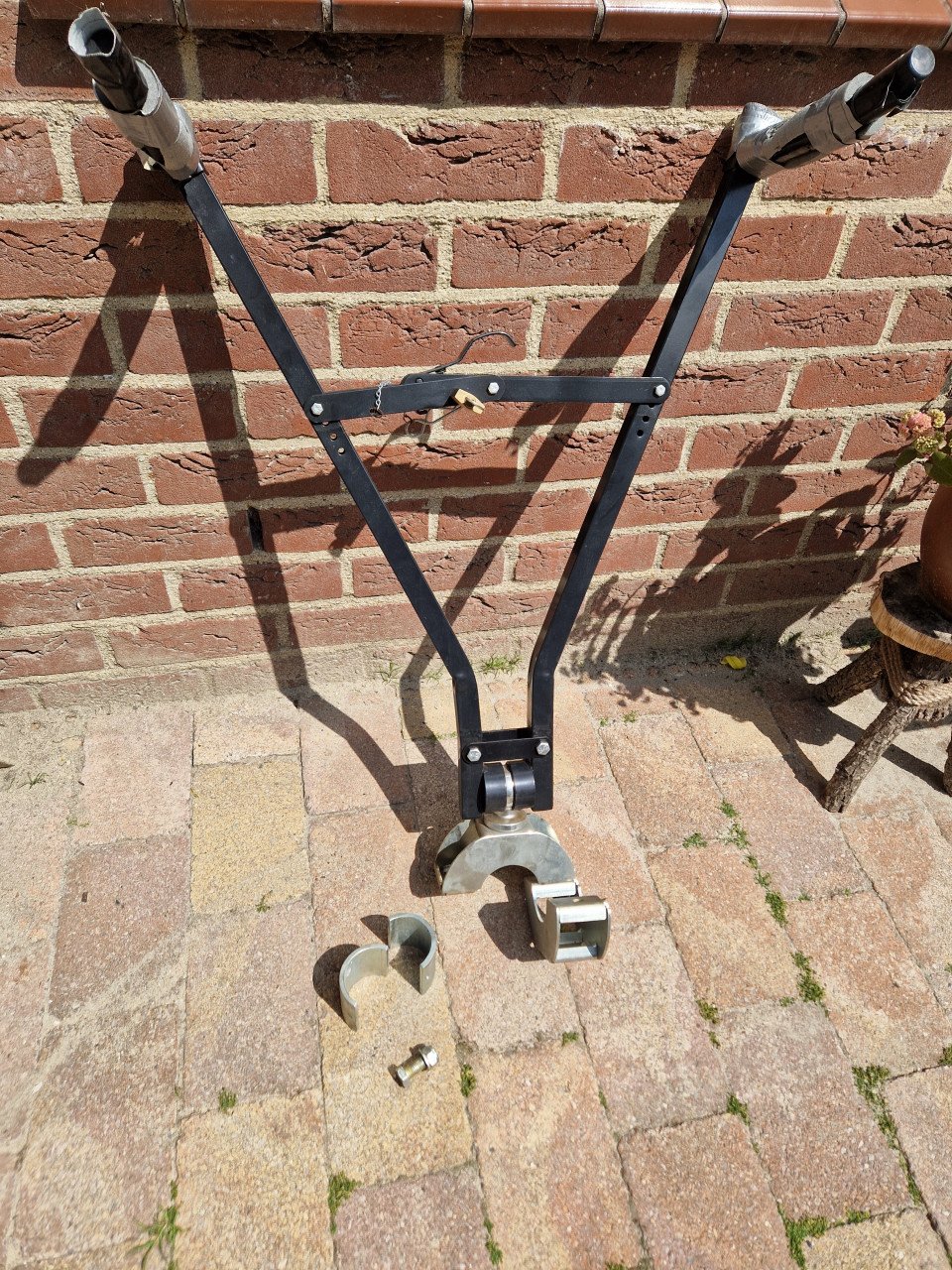 Fietsendrager voor op de trekhaak of op de ronde dissel