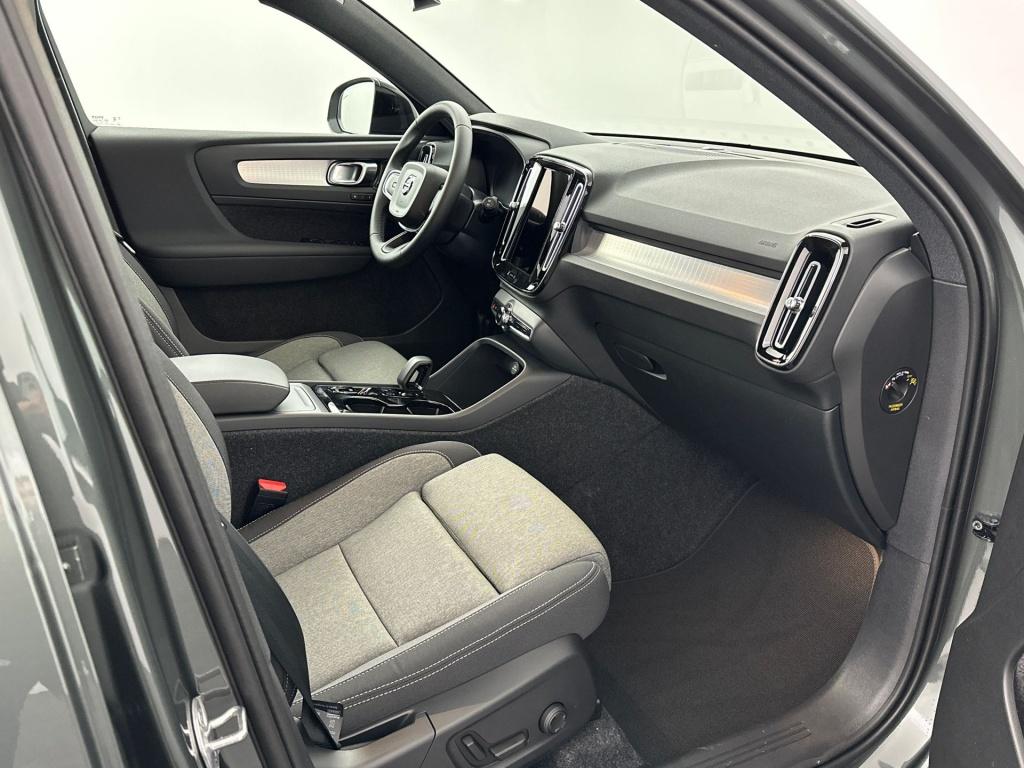 Volvo XC40 b4 204pk plus dark| 360camera| elek.stoelen| h&k sound|