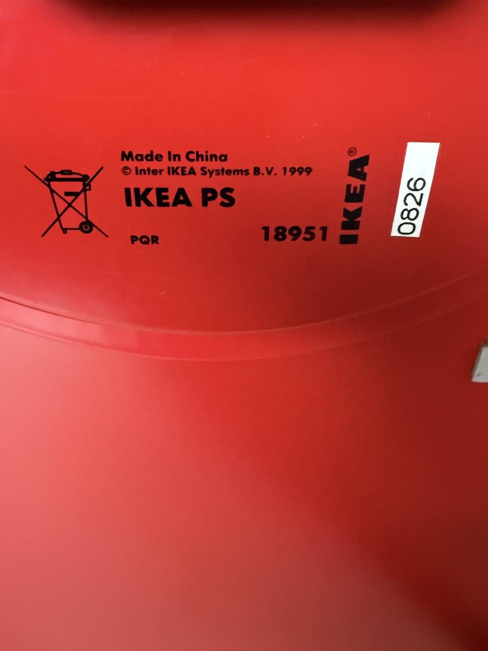 Ikea ps 1995 Thomas Eriksson klok rood.