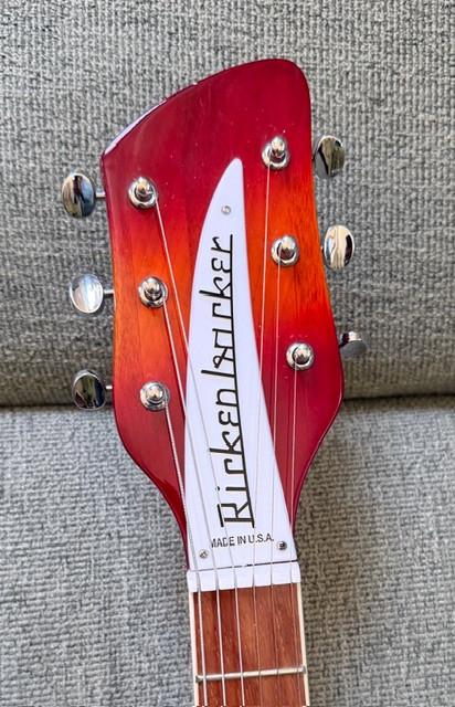 Staat hij je goed en speelt hij goed, dan is deze prachtige gitaar voor