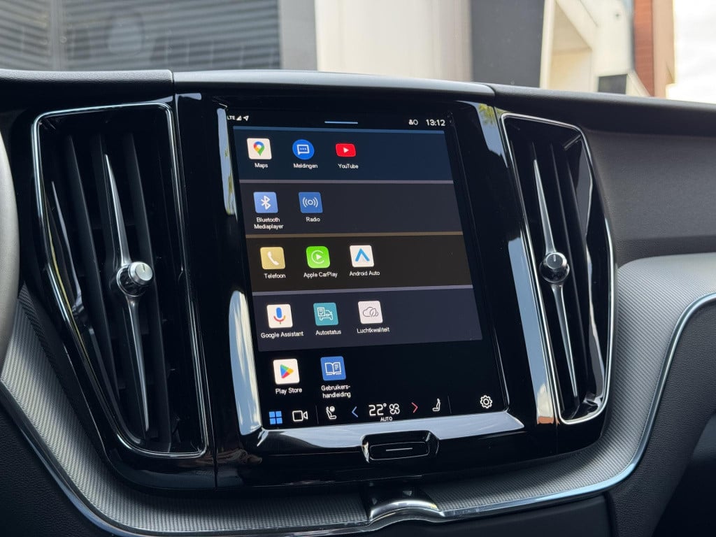 Volvo XC60 2.0 t6 plug-in hybrid awd plus black edition | trekhaak uitklapb