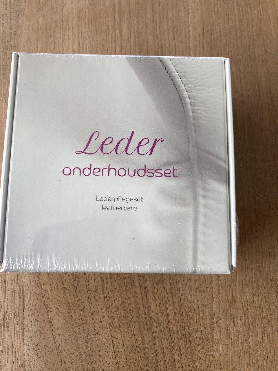 Te koop: Bank en 2 fauteuils Bonito