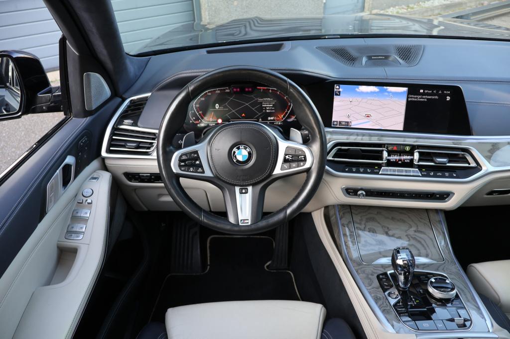 BMW X7 xdrive40i 6p. l 340 pk l panodak skylounge l laser l head-up l 3500 