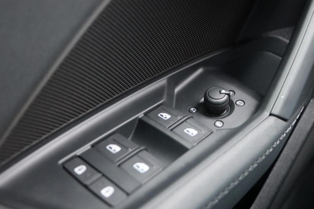 Audi A3 sportback 40 tfsi e s edition 204pk s-tronic