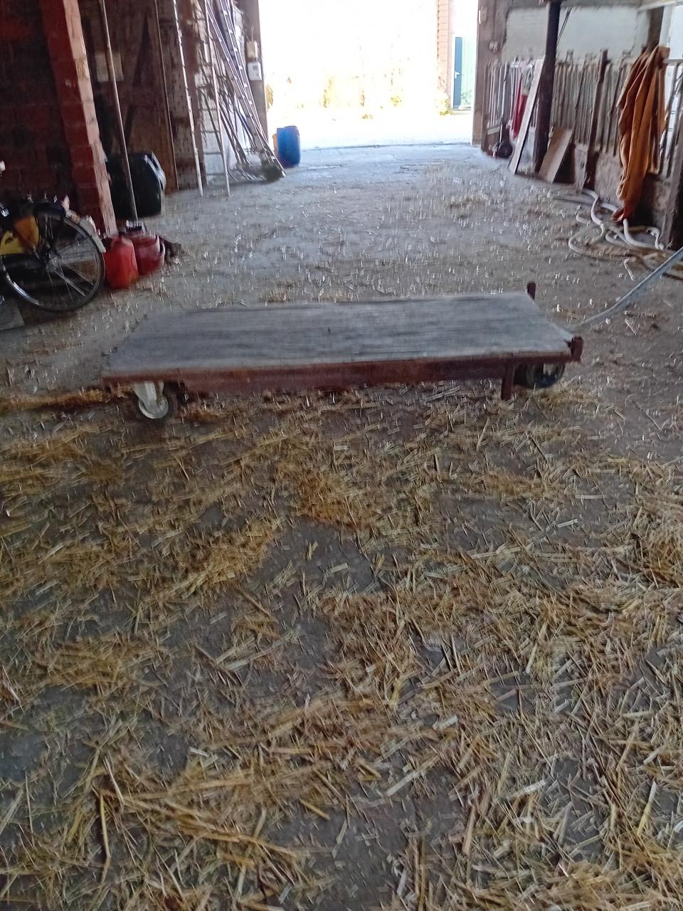 Handig karretje voor grote pakken op te zetten