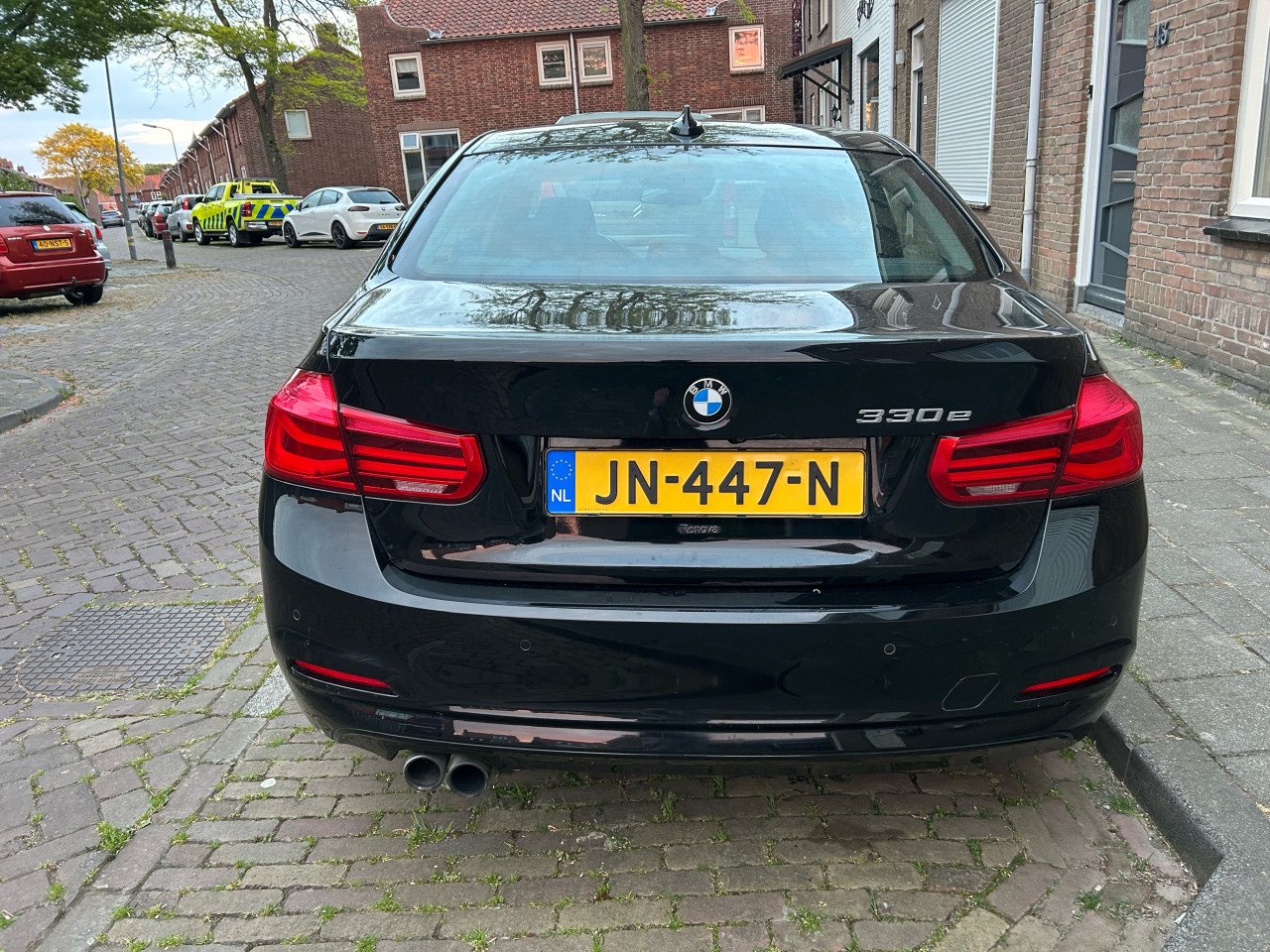BMW 330e Performance