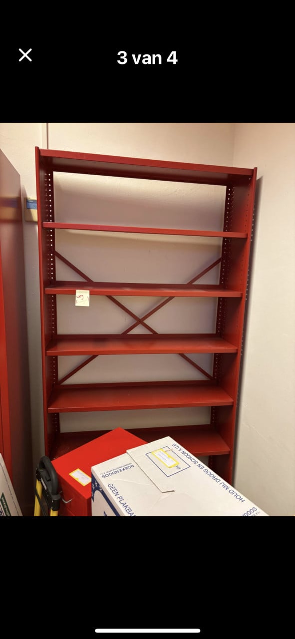 Stellingkasten 10 stuks €400