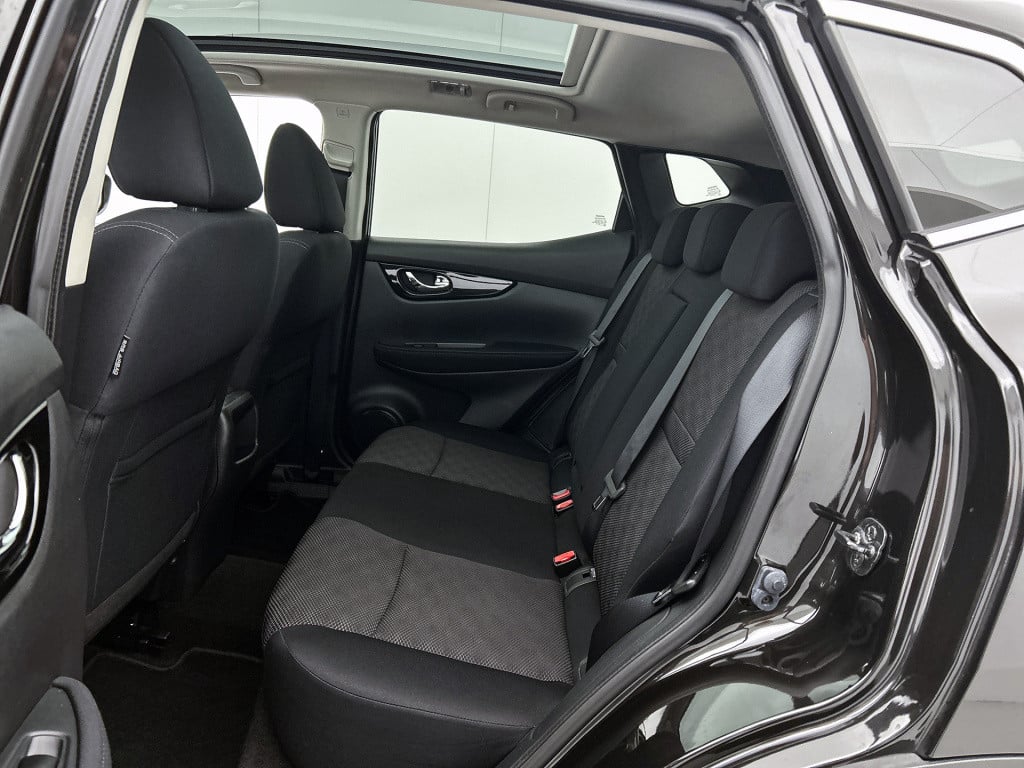 Nissan Qashqai 1.2 connect edition | panoramadak | trekhaak |