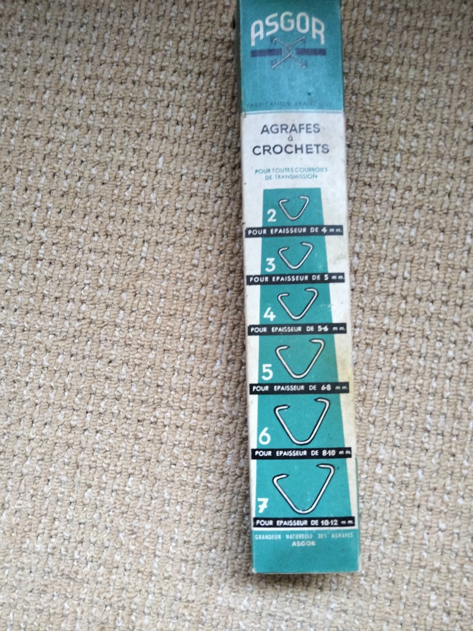 Agrafes a crochets (haaknieten)