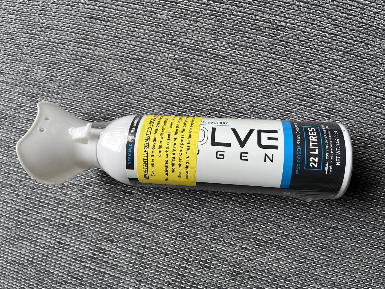 Evolve Oxygen 22 Liter draagbare zuurstoffles met ademmasker.