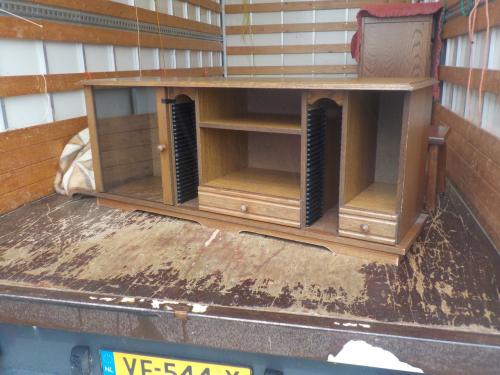 Eiken tv meubel/ stereomeubel in goede staat opruimprijs 15 euro