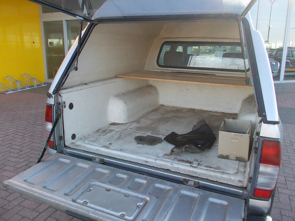 Nissan King-cab pick up (d22) 4x4 dc 5-pers. (navara) lees tekst!!