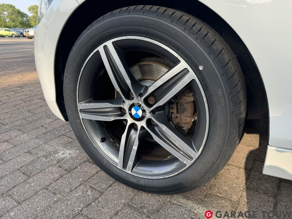 BMW 1 Serie 118i business+ sport xenon, afn. trekh. nl. auto
