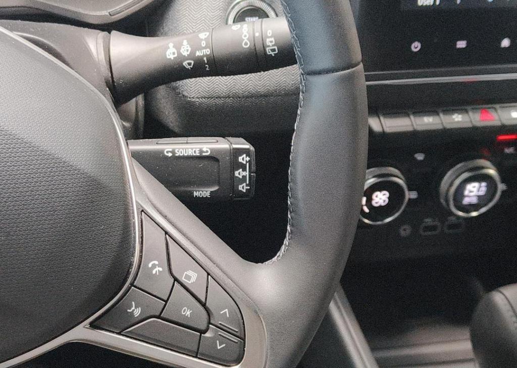 Renault Clio 1.6 e-tech full hybrid 145 techno - demo