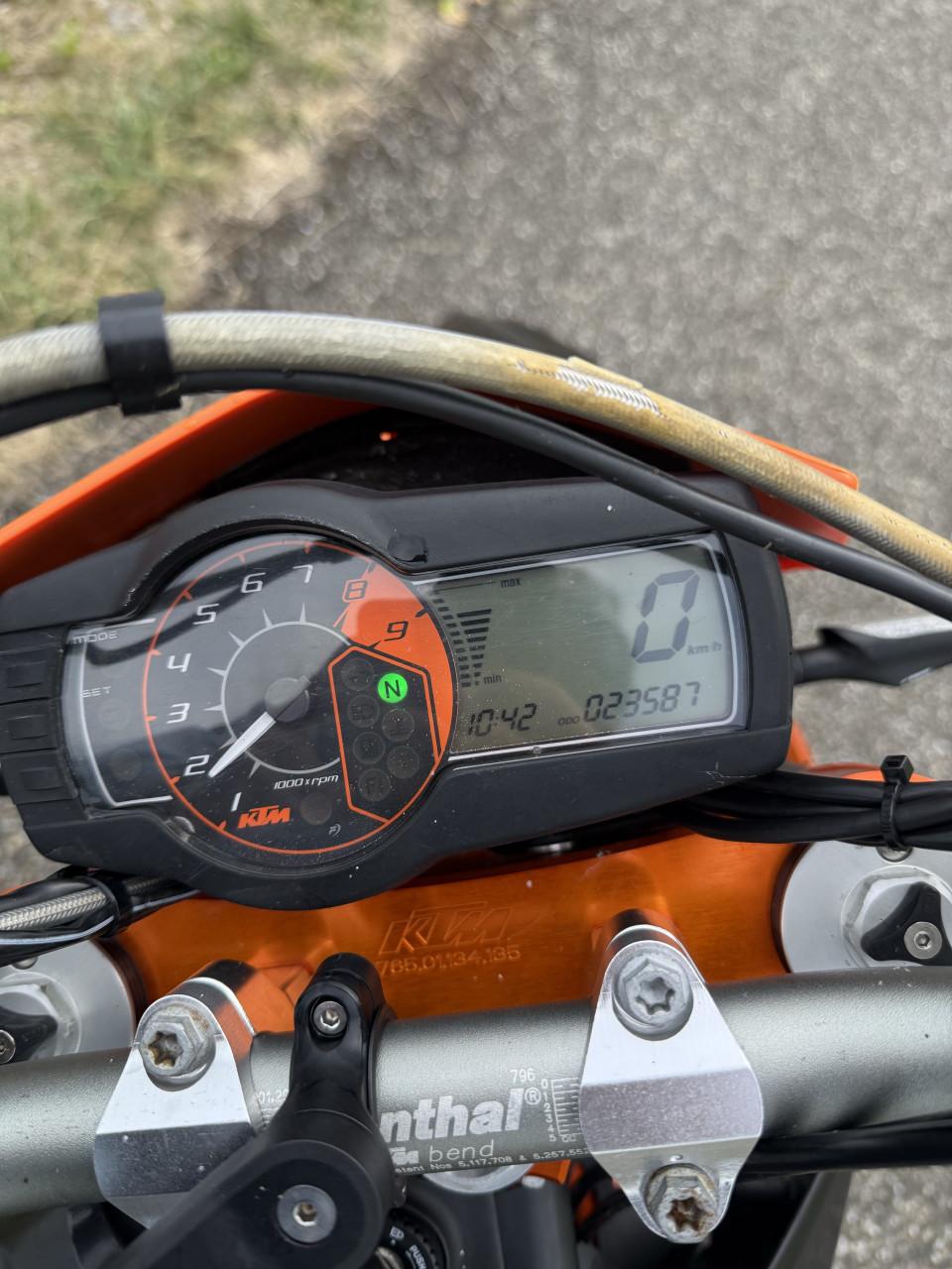 KTM 690 SMC R | 2013 | 23.587 km | Akrapovič | Zeer nette staat
