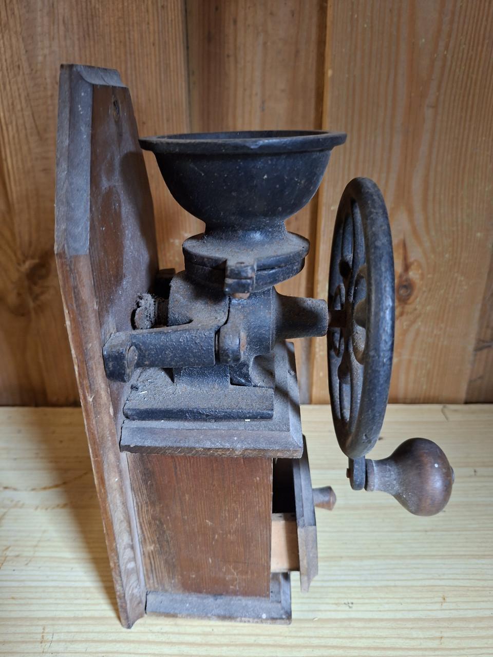 Vintage decoratieve koffiemolen