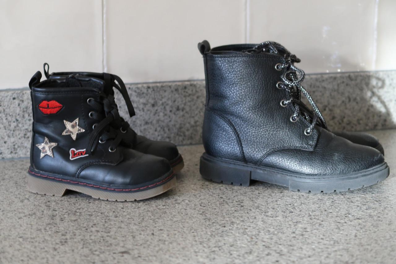 Meisjes boots/laarsjes 2 paar, 1X maat 23 en 1X maat 30 €3,00 per paar.