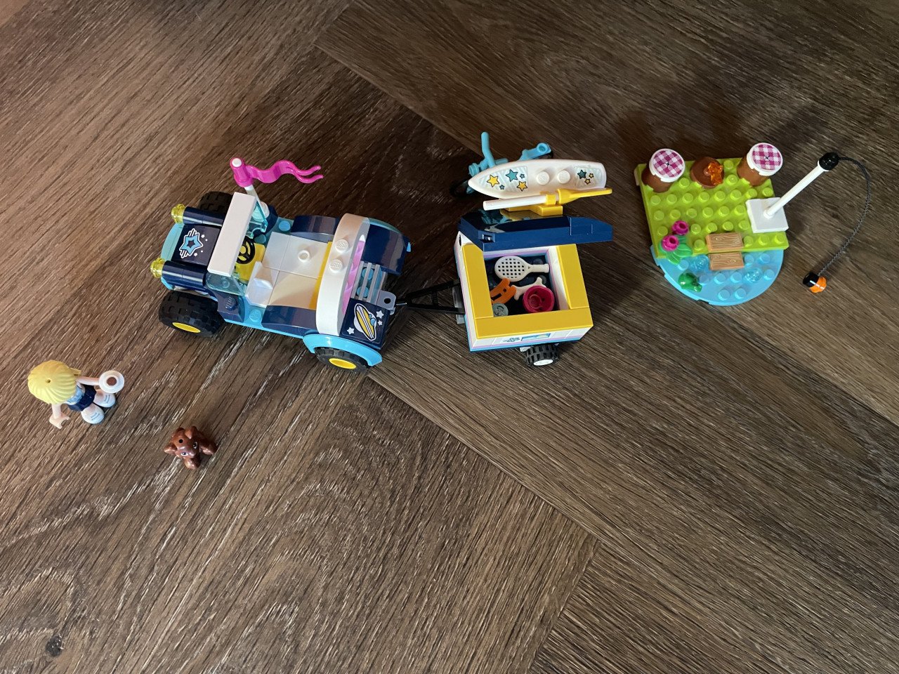 Lego Friends: Stephanie's buggy en aanhanger 41364