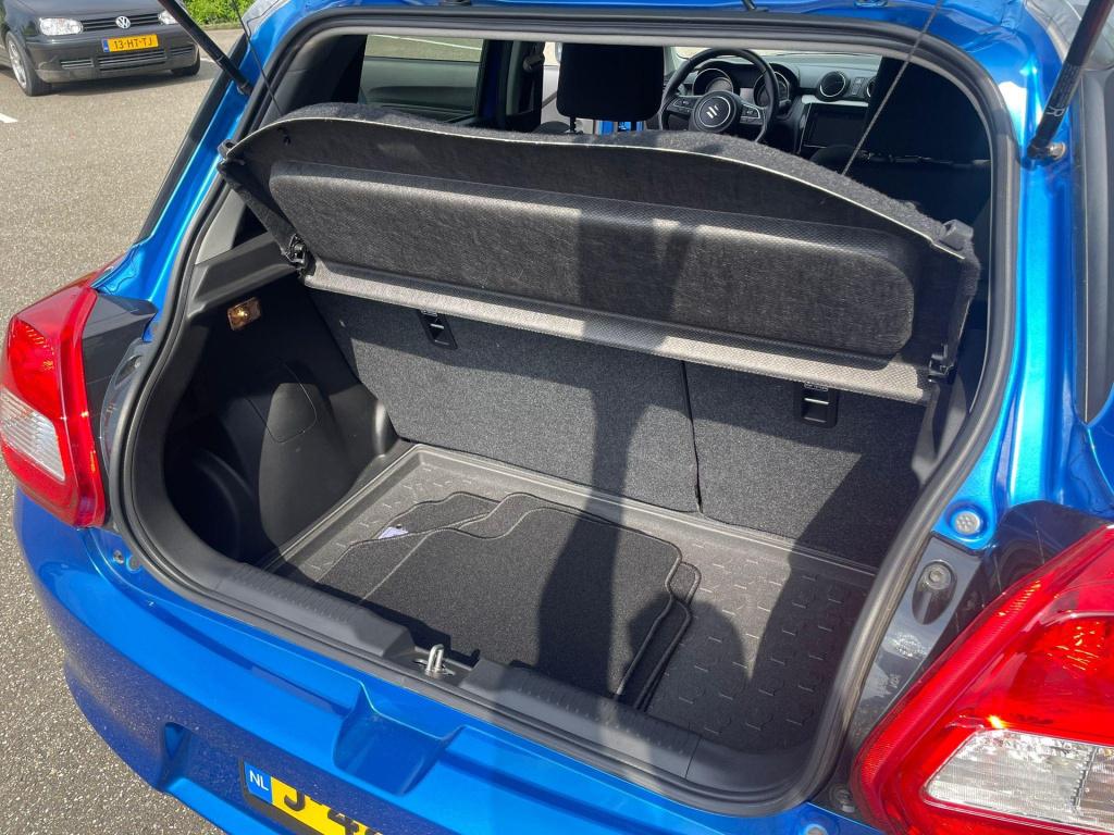 Suzuki Swift 1.2 select smart hybrid cruise control|trekhaak