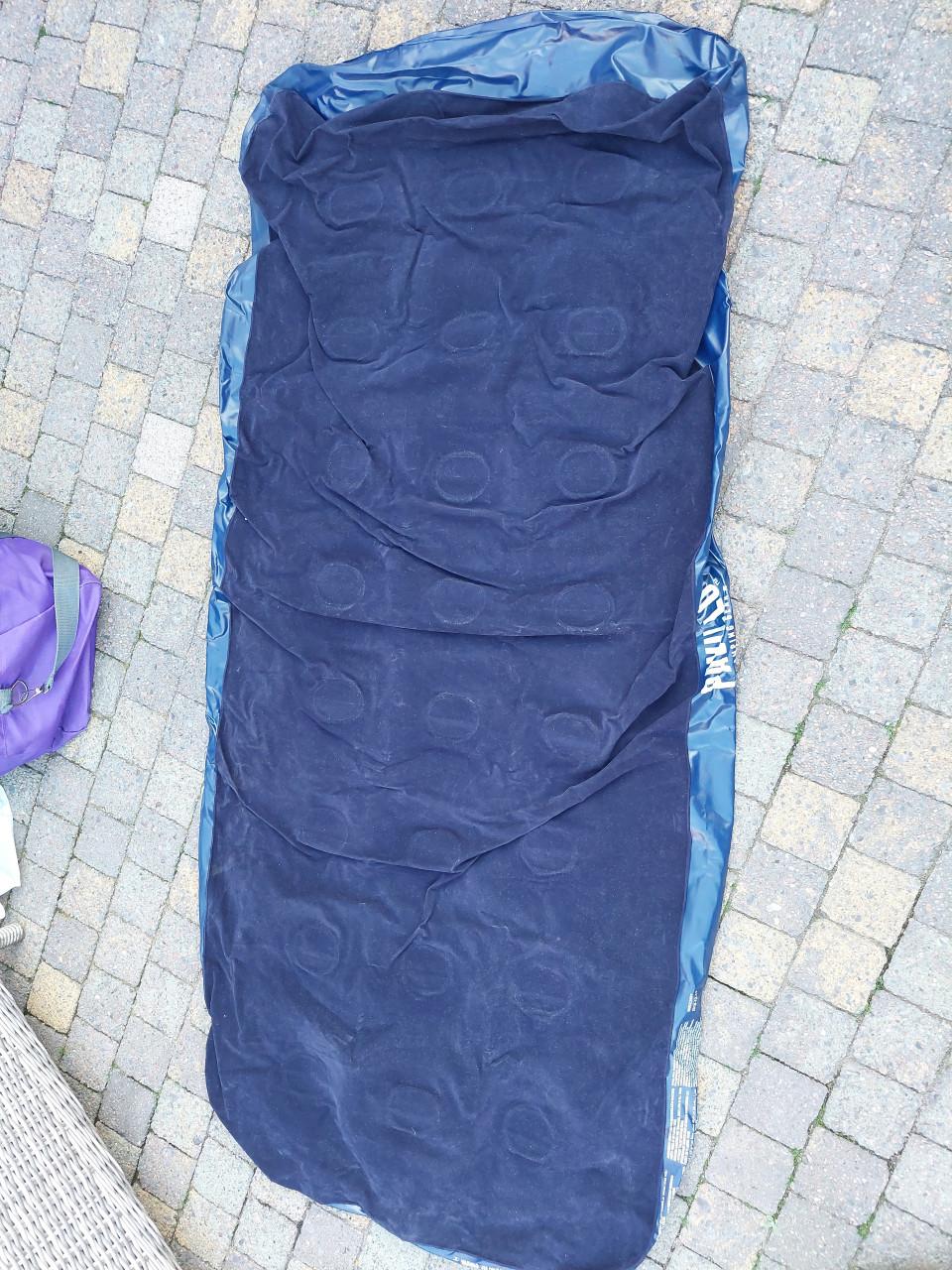 Te koop 2 zgan luchtbedden