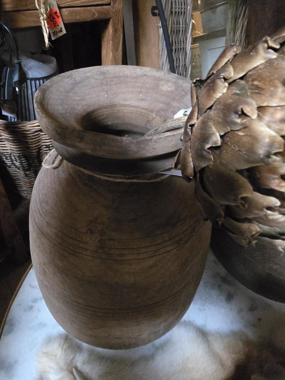 SCHITTERENDE NEPALESE POTTEN IN WISSELENDE MODELLEN EN KLEUREN, PRIJZENV.A