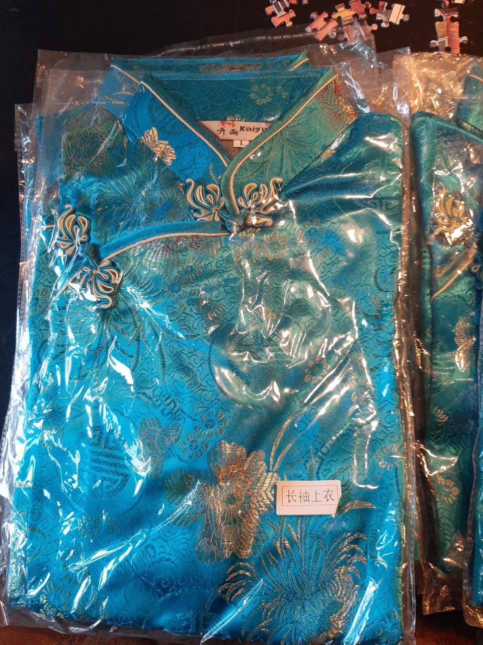 Te koop Chinese kleding jasjes ook leuk voor Carnaval