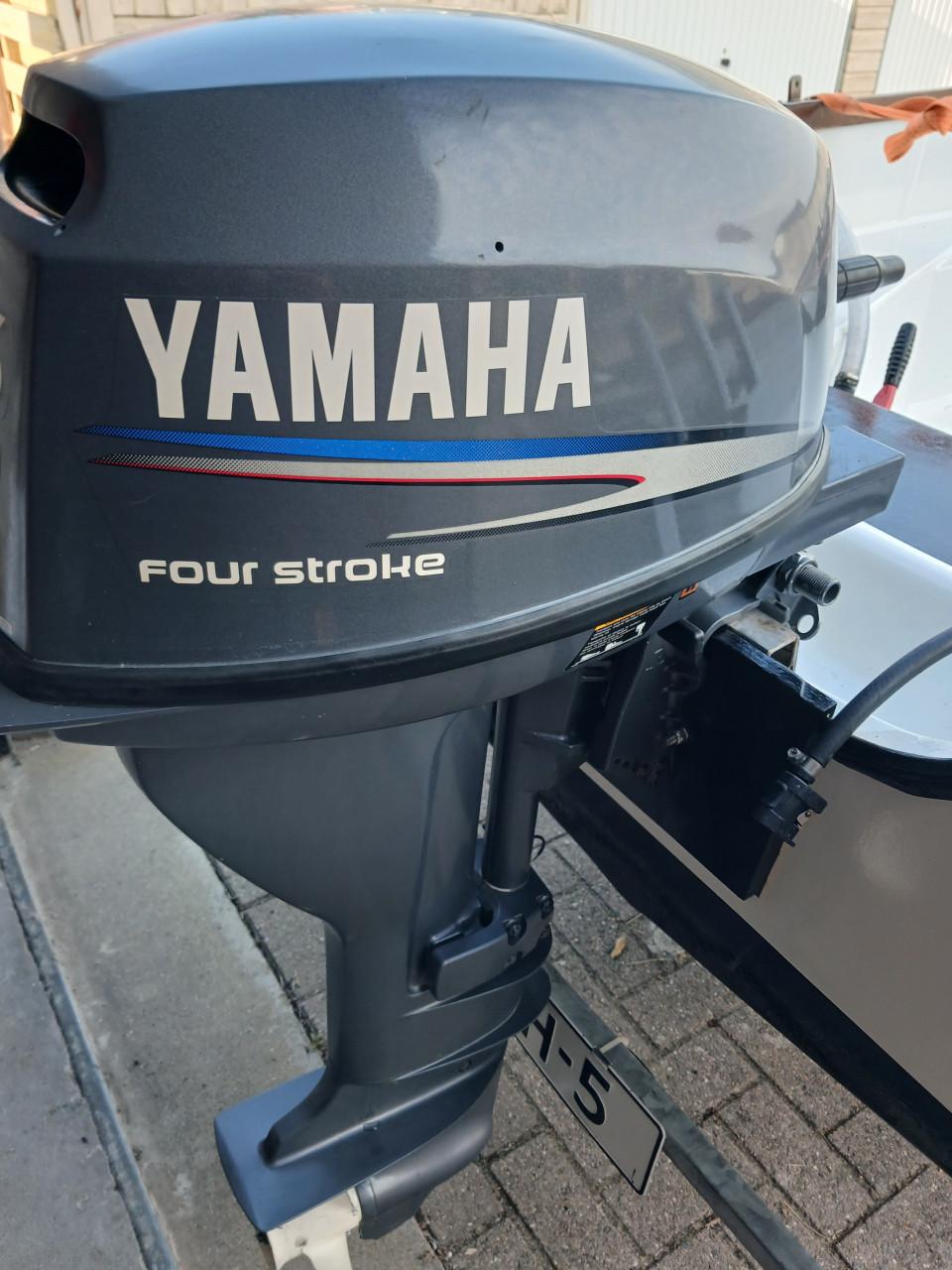 Boot With 480 met yamaha 15pk 4 takt en trailer