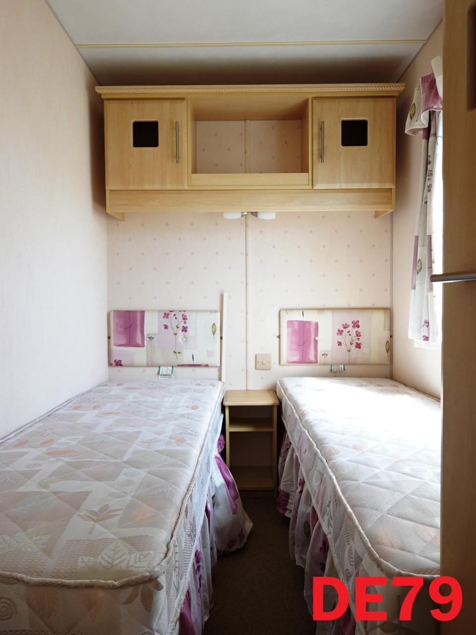 Royaal chalet met dubbel glas, openslaande deuren kopse kant, 3 slaapkamers