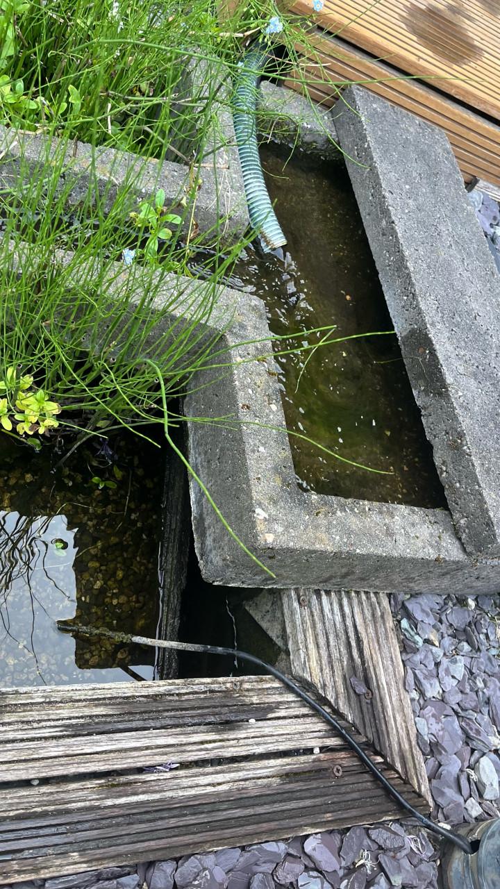 TE KOOP BETONNEN WATEROVERLOOP