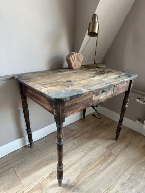 Uniek en oud bureau!