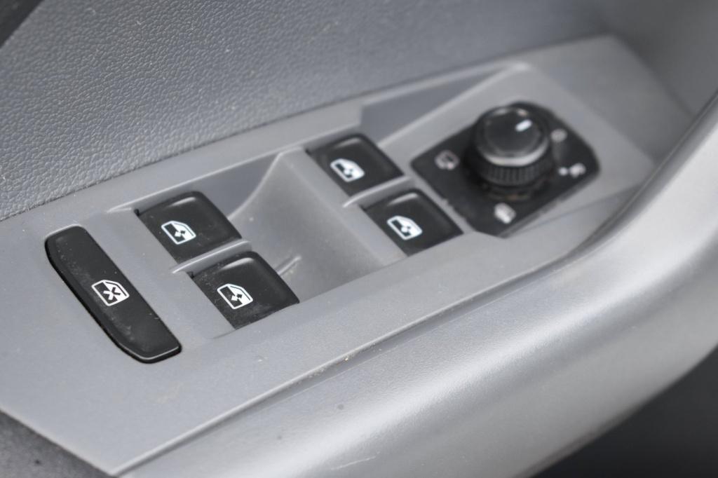 Volkswagen T-cross 1.0 tsi life | camera | trekhaak | apple carplay | andro