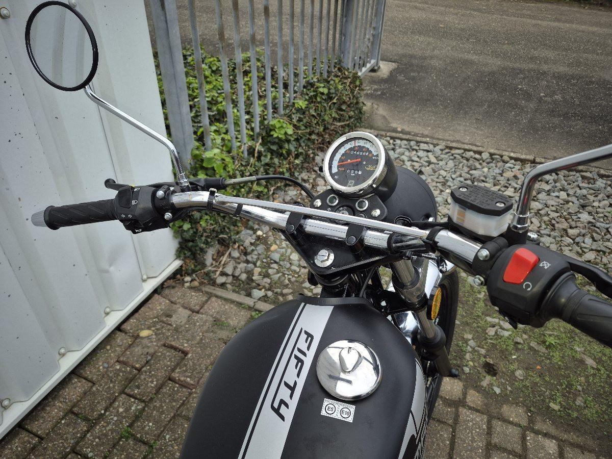 Mash Fifty Brommer uit 2024