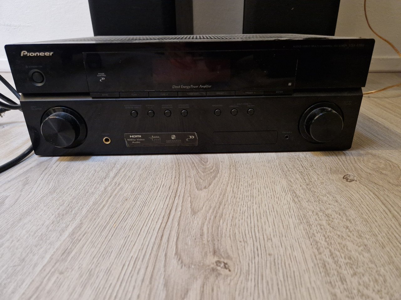 Pioneer receiver VSX-519v met 2x JBl boxen E80