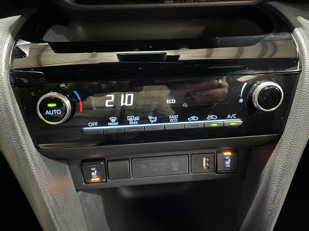 Toyota Yaris Cross dynamic | navi | pdc | bsm |