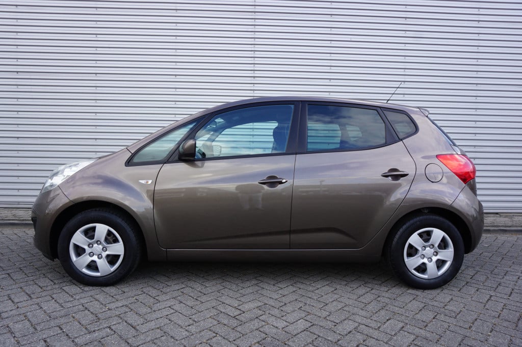 Kia Venga 1.4 cvvt 20th anniversary airco / navi / cruise / trekhaak / elek