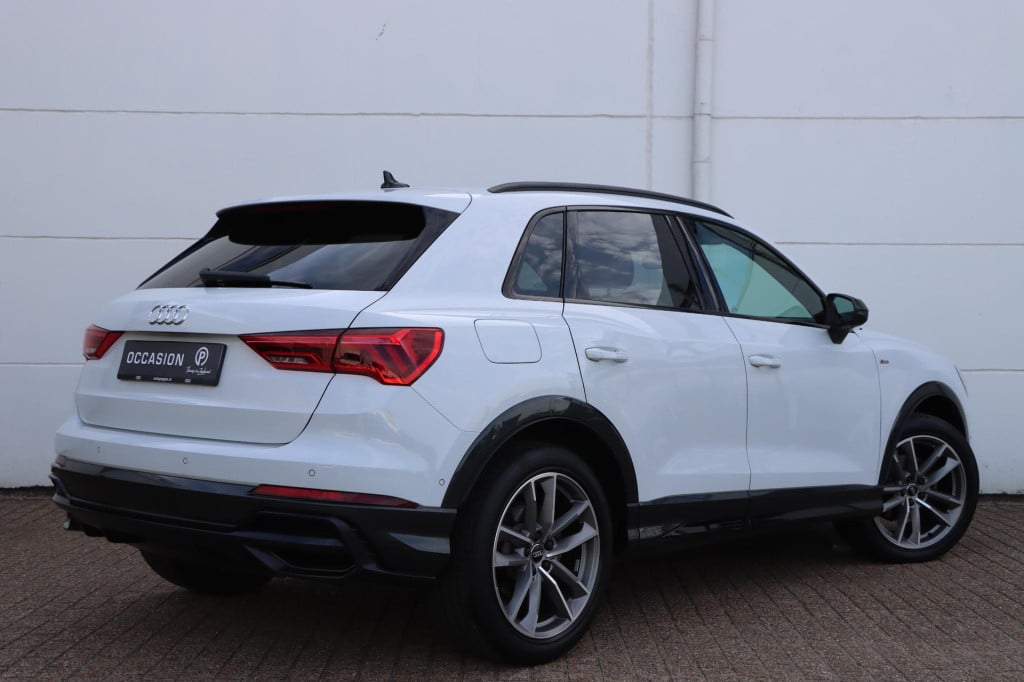 Audi Q3 35 tfsi s line s-tronic