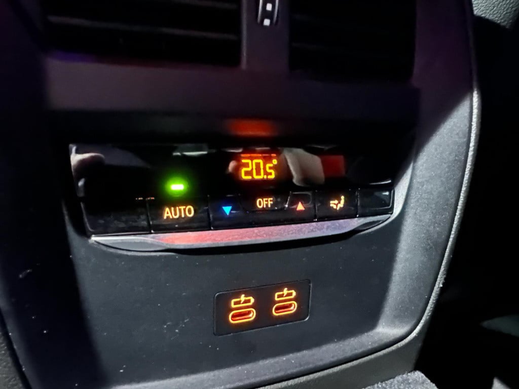 BMW 3-serie 318i m sport edition *schuifdak*shadow line*camera*laser*