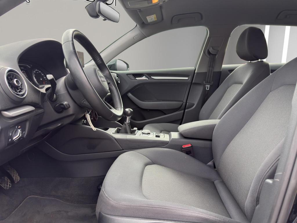 Audi A3 sportback 30 tfsi | navi | airco (automatisch) | parksenors v+a | 1
