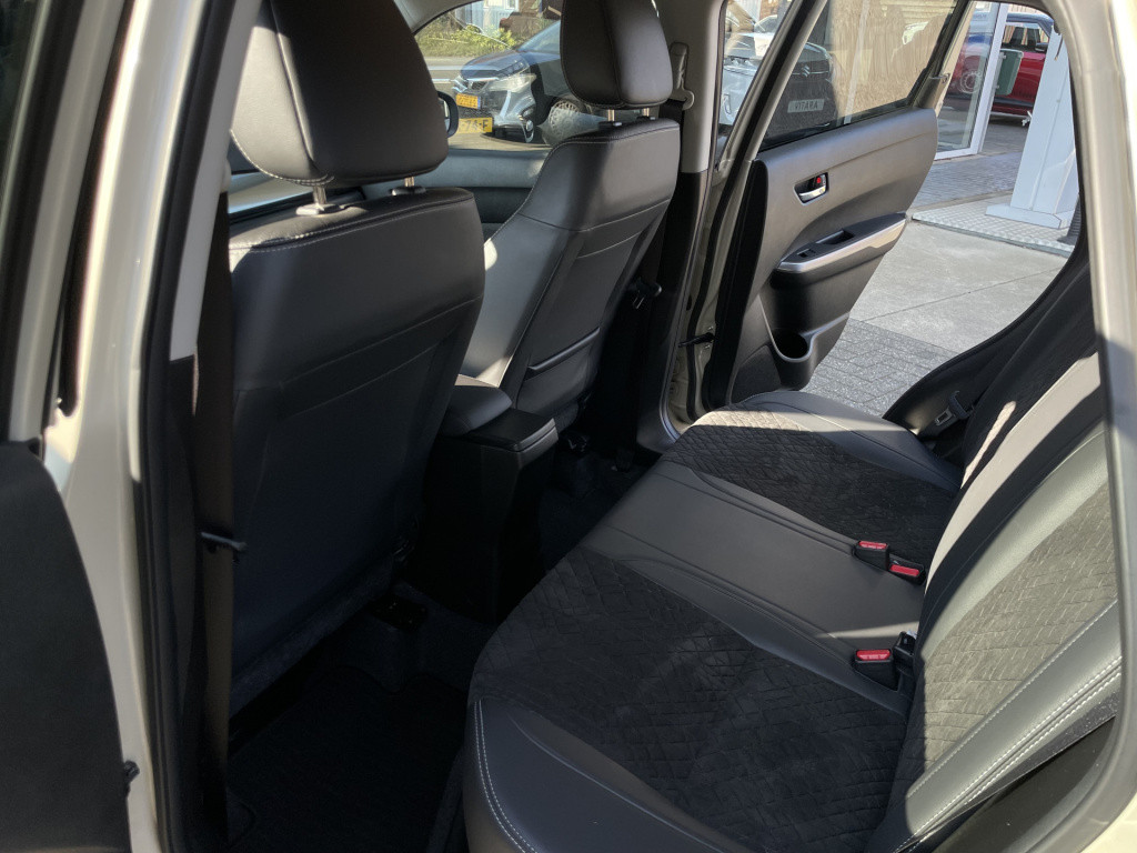 Suzuki Vitara automaat 1.5 hybrid style/ panoramadak