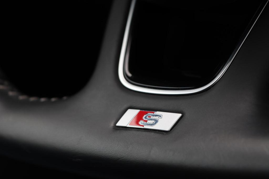 Audi A4 avant 40 tfsi launch edition sport