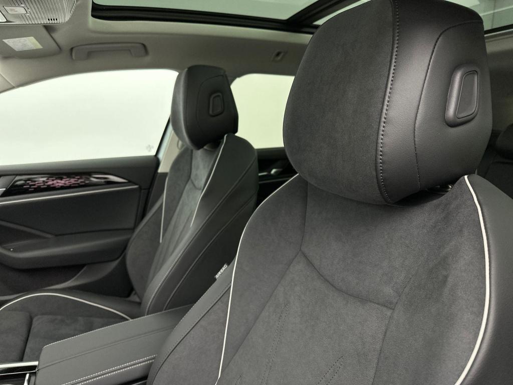 Volkswagen Passat variant 1.5 ehybrid elegance business dsg6 204pk