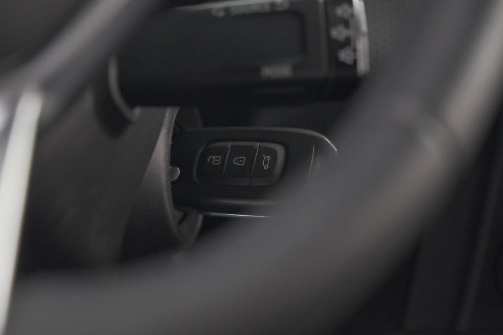 Renault Clio tce 90 equilibre | parkeersensoren | apple carplay | navigatie
