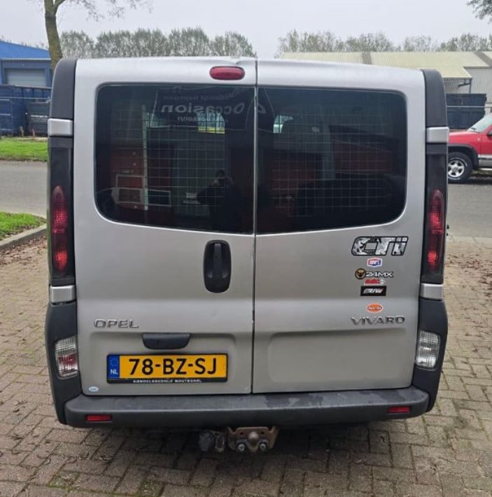 Opel  VIVARO 1.9DI 2.7T L1H1 2006 181000 KM